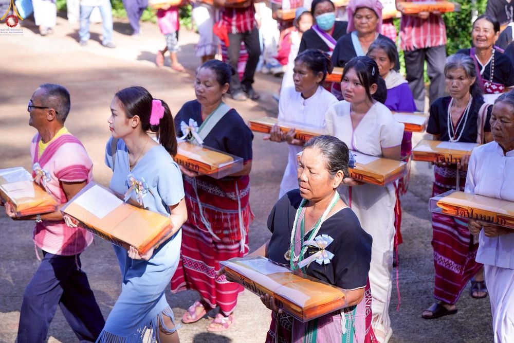 ภาพ No.262302:วันที่ 19 ตุลาคม พ.ศ. 2568 พิธีทอดกฐินสามัคคีทั่วไทย 30,000 วัด โดยคณะศิษยานุศิษย์ บูชาธรรม 81 ปี หลวงพ่อธัมมชโย ณ วัดป่าหมาก ต.แม่ลาน้อย อ.แม่ลาน้อย จ.แม่ฮ่องสอน