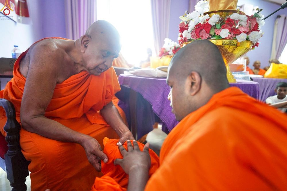 ภาพ No.264889:วันที่ 19 ตุลาคม พ.ศ. 2568 กฐินสมทบต่างประเทศ บูชาธรรม 81 ปี  หลวงพ่อธัมมชโย วัดพระธรรมกาย  ณ วัดอนุรุทธะ อารานะ ประเทศศรีลังกา 