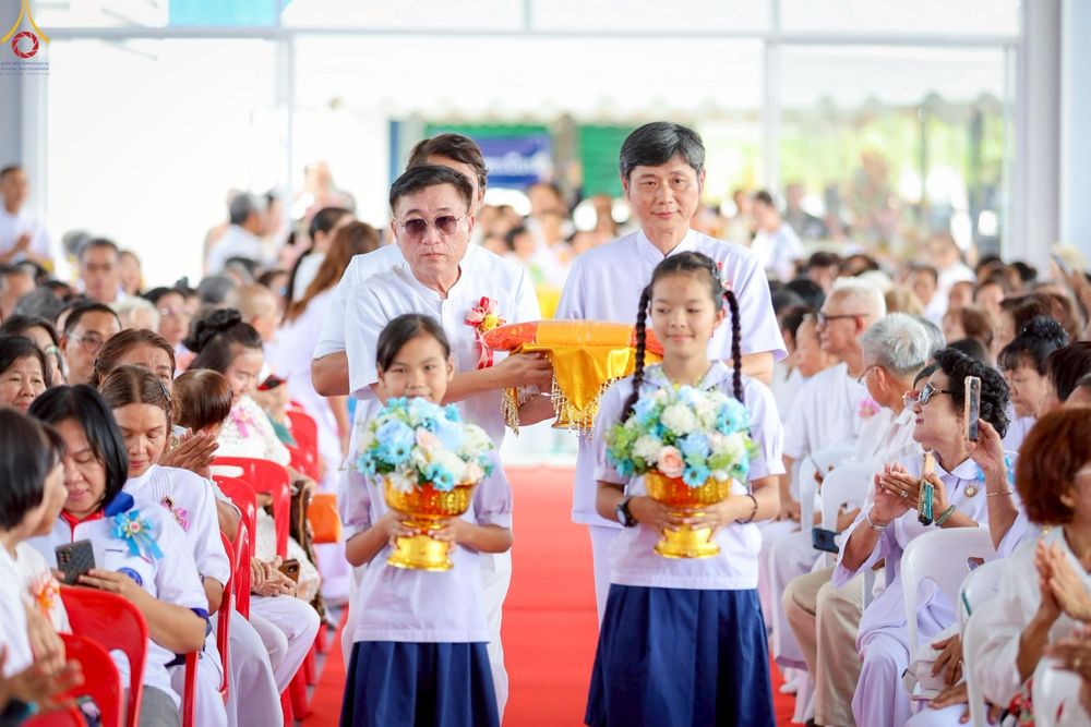 ภาพ No.272704:วันที่ 1 พฤศจิกายน พ.ศ. 2568 พิธีทอดกฐินสามัคคีทั่วไทย ณ วัดศรีวรรณวนาราม ต.คลองสาม อ.คลองหลวง จ.ปทุมธานี โดยคณะศิษยานุศิษย์ บูชาธรรม 81 ปี หลวงพ่อธัมมชโย