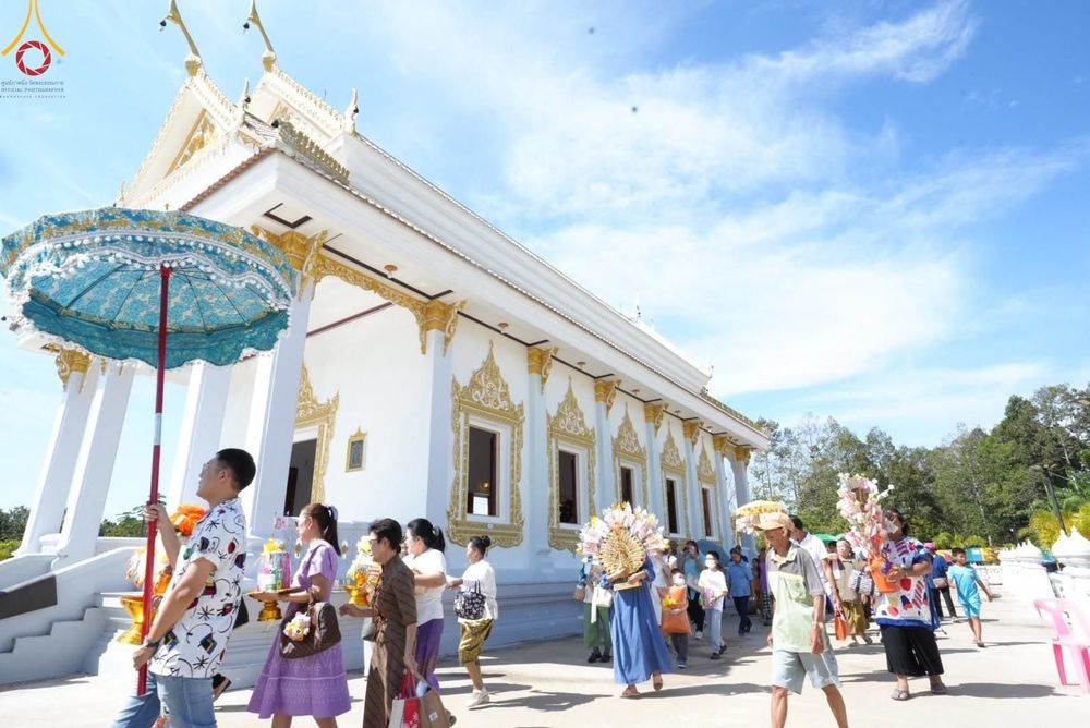 ภาพ No.167163:พิธีทอดกฐิน ณ วัดป่าสวนพฤกษชาติ ต.ทุ่งโพธิ์ อ.นาดี จ.ปราจีนบุรี ในโครงการกฐินสามัคคีทั่วไทย 30,000 วัด บูชาธรรม 80 ปี หลวงพ่อธัมมชโย โดยคณะศิษยานุศิษย์วัดพระธรรมกาย วันที่ 24 ตุลาคม พ.ศ. 2567