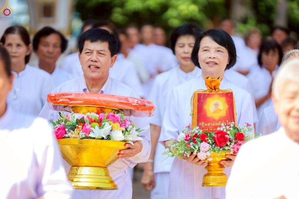 ภาพ No.262562:วันที่ 21 ตุลาคม พ.ศ. 2568 พิธีทอดกฐินสามัคคีทั่วไทย 30,000 วัด โดยคณะศิษยานุศิษย์ บูชาธรรม 81 ปี หลวงพ่อธัมมชโย ณ วัดกงไกรลาศ ต.กง อ.กงไกรลาศ จ.สุโขทัย