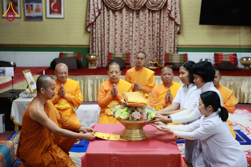 ภาพ No.173645:พิธีทอดกฐินสมทบ 30,000 วัด เพื่อบูชาธรรม 80 ปี หลวงพ่อธัมมชโย ในต่างประเทศ ณ วัดศรีรัตนาราม เมืองแมนเชสเตอร์ ประเทศอังกฤษ วันที่ 6 พฤศจิกายน พ.ศ. 2567