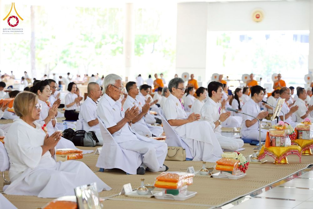 ภาพ No.263009:วันที่ 21 ตุลาคม พ.ศ. 2568 (วันพระ แรม 14 ค่ำ เดือน 11) พิธีบุพเปตพลี ครั้งที่ 171 ร่วมอุทิศบุญแด่หมู่ญาติที่ล่วงลับไปแล้ว และสืบทอดอายุพระพุทธศาสนา ณ หอฉันคุณยายอาจารย์ฯ วัดพระธรรมกาย