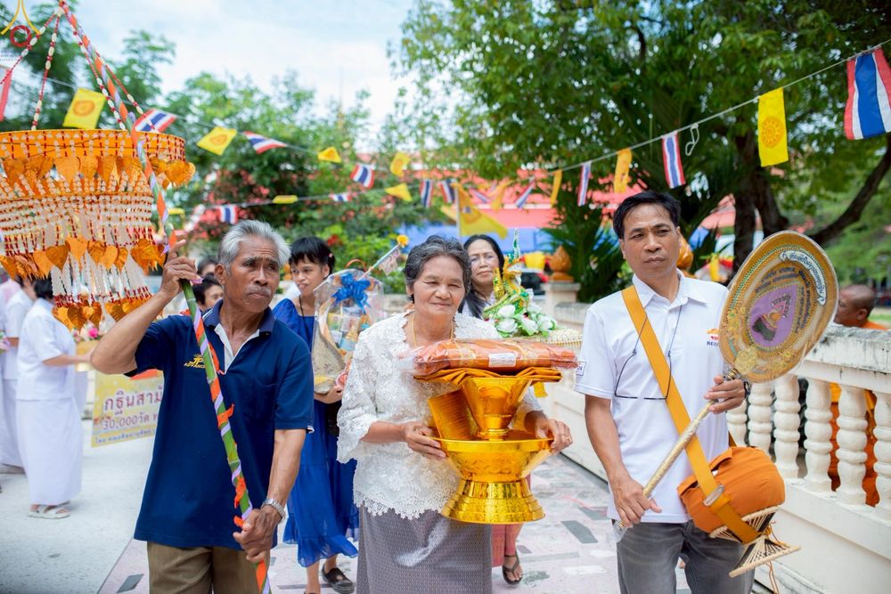 ภาพ No.256560:วันที่ 17 ตุลาคม พ.ศ. 2568 พิธีทอดกฐินสามัคคีทั่วไทย 30,000 วัด โดยคณะศิษยานุศิษย์ บูชาธรรม 81 ปี หลวงพ่อธัมมชโย หลวงพ่อธัมมชโย ณ วัดบ้านพระ จ.นครราชสีมา