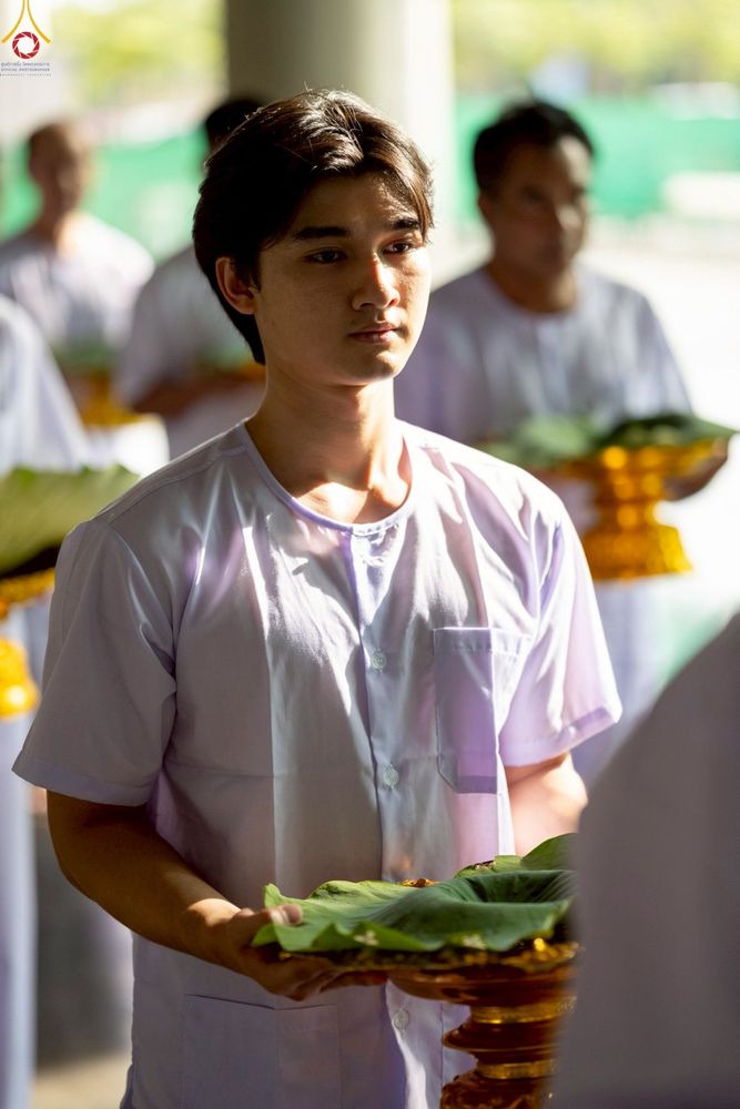 ภาพ No.248561:วันที่ 28 กันยายน พ.ศ. 2568 พิธีตัดปอยผม และปลงผม โครงการอุปสมบทบูชาธรรม 141 ปี พระมงคลเทพมุนี ณ วิหารคด วัดพระธรรมกาย