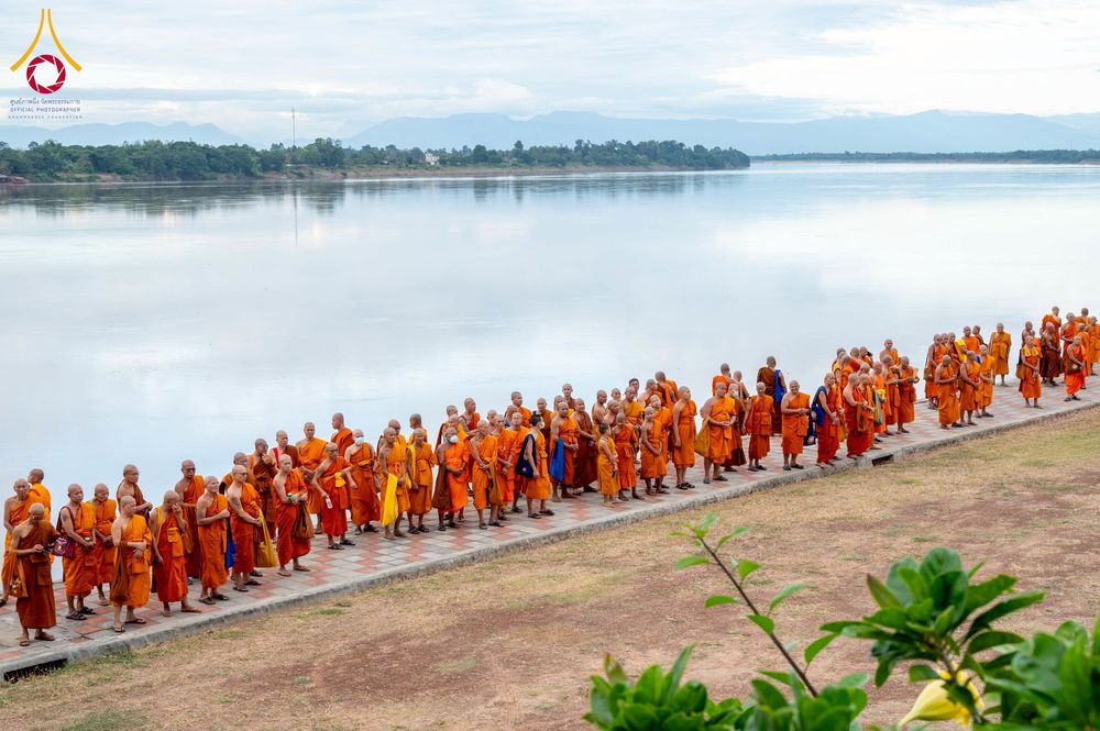 ภาพ No.266065:วันพุธที่ 5 พฤศจิกายน พ.ศ. 2568 (วันพระ ขึ้น 15 ค่ำ เดือน 12) พิธีจุดประทีปโคมลาน, โคมลอย และลอยกระทง ถวายประทีปเป็นพุทธบูชา สร้างความสว่างไสวให้กับแผ่นดินด้วยแสงธรรม ณ พุทธอุทยานนานาชาติ จังหวัดหนองคาย