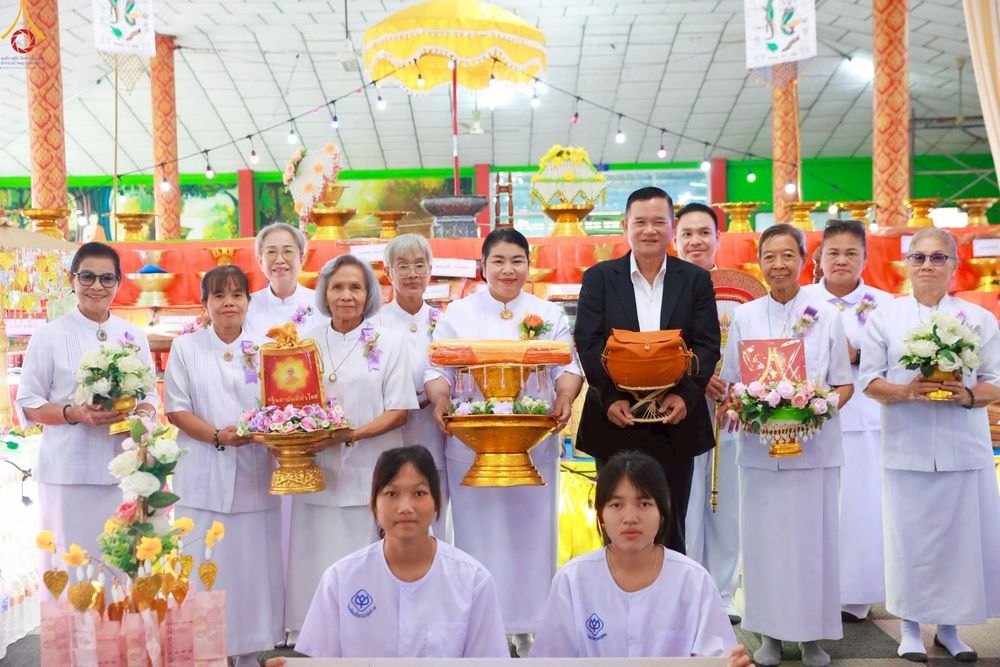 ภาพ No.266913:วันที่ 26 ตุลาคม พ.ศ. 2568 พิธีทอดกฐินสามัคคีทั่วไทย ณ วัดโนนทอง ต.ลาดบัวขาว อ.สีคิ้ว จ.นครราชสีมา โดยคณะศิษยานุศิษย์ บูชาธรรม 81 ปี หลวงพ่อธัมมชโย