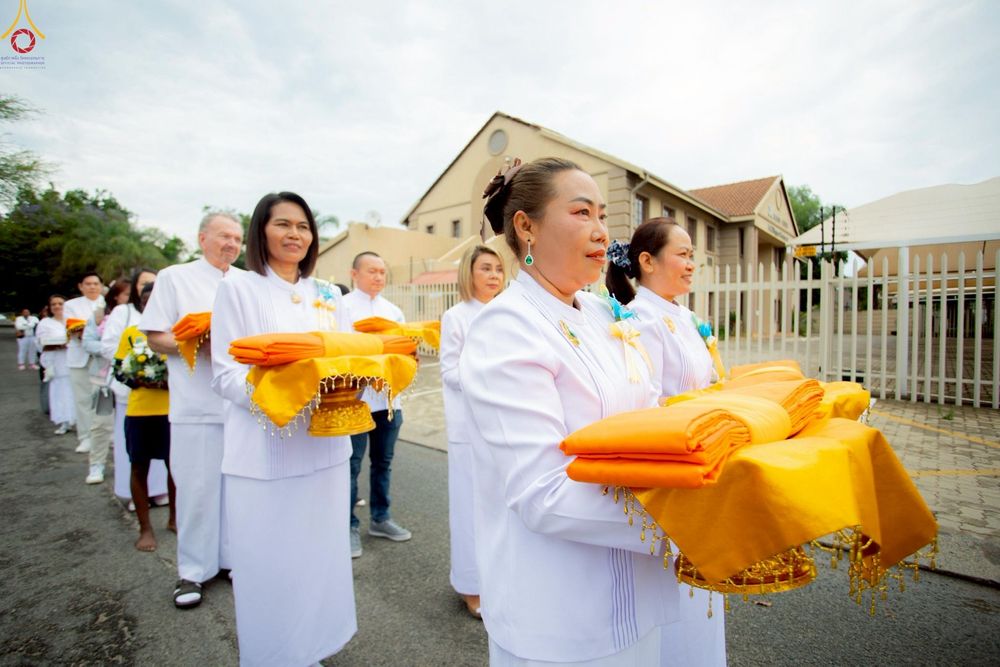 ภาพ No.255135:วันที่ 12 ตุลาคม พ.ศ. 2568 พิธีทอดกฐินสามัคคีสร้างทุกสิ่ง วัดพระธรรมกายโจฮันเนสเบิร์ก  ประเทศสาธารณรัฐแอฟริกาใต้