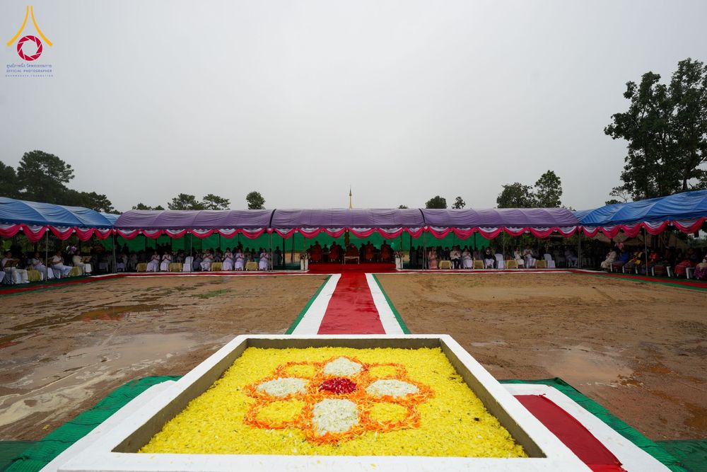 ภาพ No.174060:พิธีวางศิลาฤกษ์มหาสมบัติ โปรยรัตนชาติบ่อมงคลเศรษฐี ติดแผ่นทอง ลูกนิมิต - ช่อฟ้า เพื่อสถาปนาสร้างอุโบสถ บูชาธรรม 80 ปีหลวงพ่อธัมมชโย ณ วัดทุ่งเจริญธรรม อ.อมก๋อย จ.เชียงใหม่ วันที่ 8 พฤศจิกายน พ.ศ. 2567