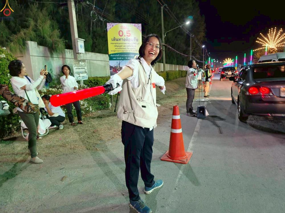 ภาพ No.301616:ภาพเบื้องหลังอาสาสมัครรวมใจ ชุดที่ 4 ในโครงการธรรมยาตรา กตัญญูบูชา มหาปูชนียาจารย์ พระมงคลเทพมุนี(สด จนฺทสโร) พระผู้ปราบมาร อนุสรณ์สถาน 7 แห่ง ปีที่ 14