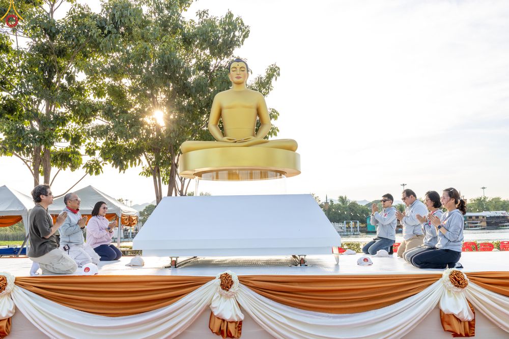 ภาพ No.282388:วันที่ 19 -20 ธันวาคม พ.ศ.2568 เบื้องหลังความสำเร็จ ของการจัดงานตักบาตร พระ 10,000 รูป Skywalk กาญจนบุรี