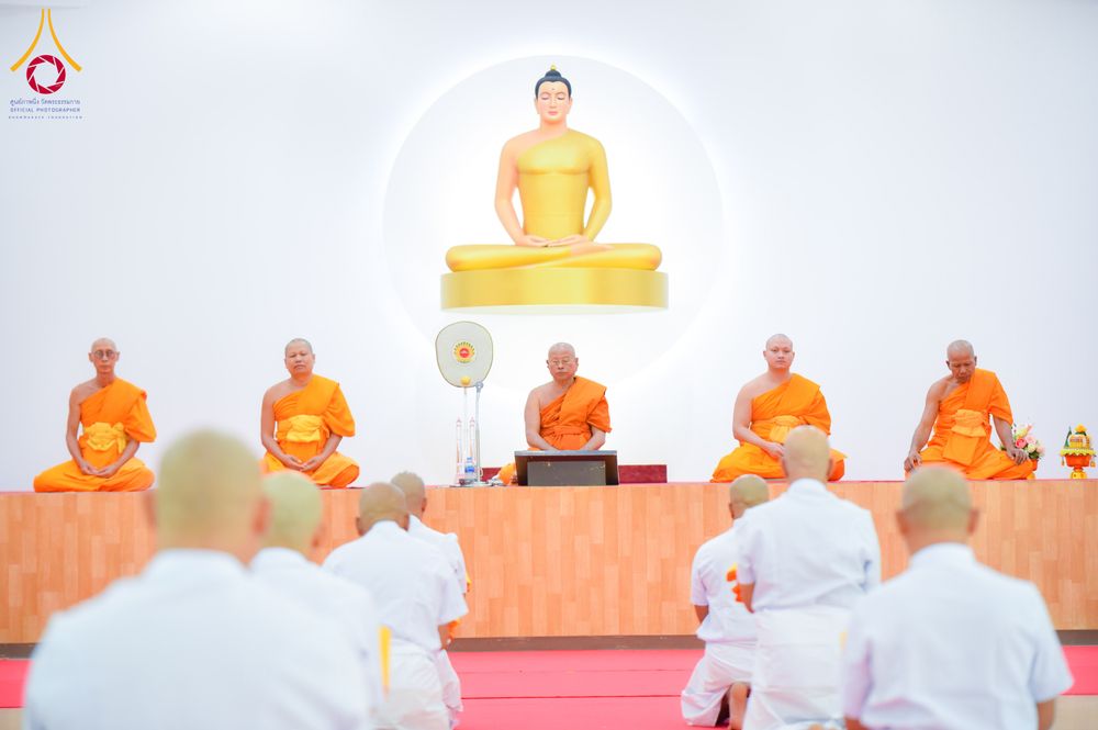 ภาพ No.285147:วันเสาร์ที่ 6 ธันวาคม พ.ศ.2568  พิธีอุปสมบทธรรมทายาท โครงการบรรพชาอุปสมบทหมู่  รุ่นบูชาธรรมมหาปูชนียาจารย์ ประจำปี 2568 ศูนย์ปฏิบัติธรรมและศูนย์อบรมเยาวชนเพชรบุรี อ.ท่ายาง จ.เพชรบุรี ณ วัดศีลคุณาราม อ.เขาย้อย เพชรบุรี