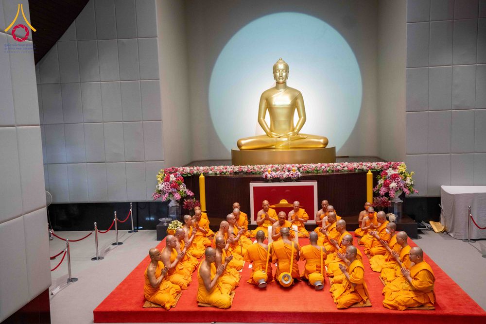 ภาพ No.298241:วันเสาร์ที่ 17 มกราคม พ.ศ. 2569 พิธีบรรพชาอุปสมบท โครงการอุปสมบทหมู่ บูชาธรรมครบ 117 ปี คุณยายอาจารย์มหารัตนอุบาสิกาจันทร์ ขนนกยูง  ณ อุโบสถพระไตรปิฎก วัดพระธรรมกาย