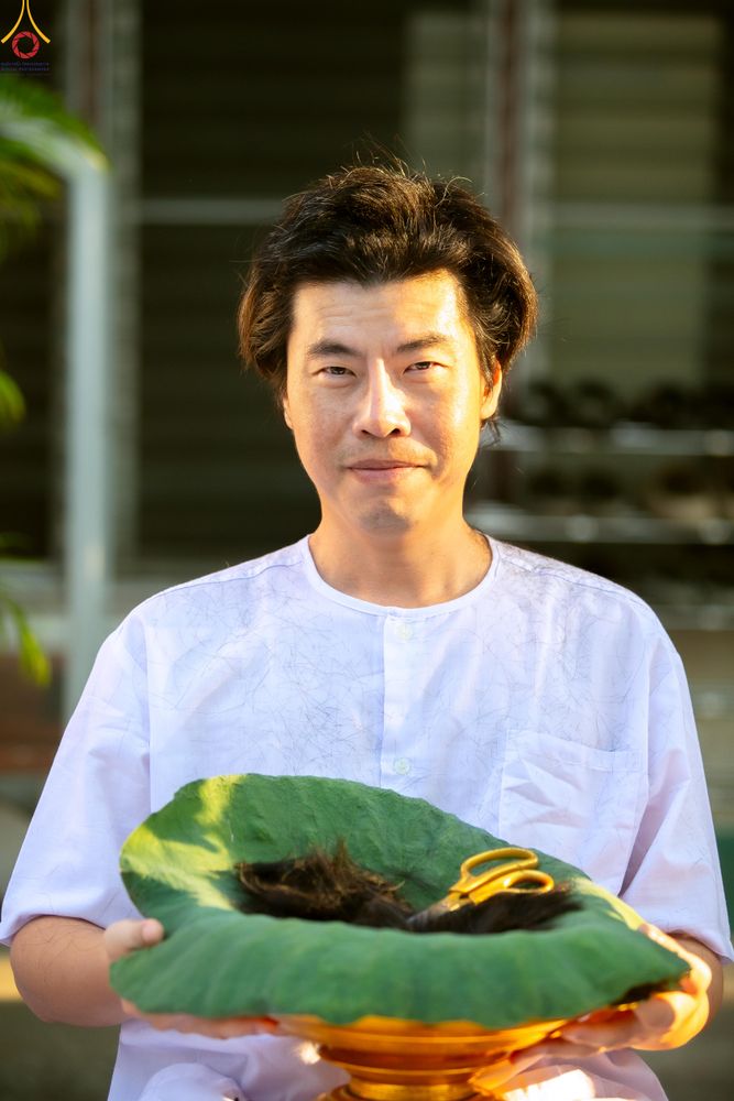 ภาพ No.319750:วันอาทิตย์ที่ 5 เมษายน พ.ศ.2569 พิธีตัดปอยผม และปลงผมนาคธรรมทายาท โครงการบรรพชาและอุปสมบทหมู่ รุ่นบูชาธรรม 82 ปี หลวงพ่อธัมมชโย