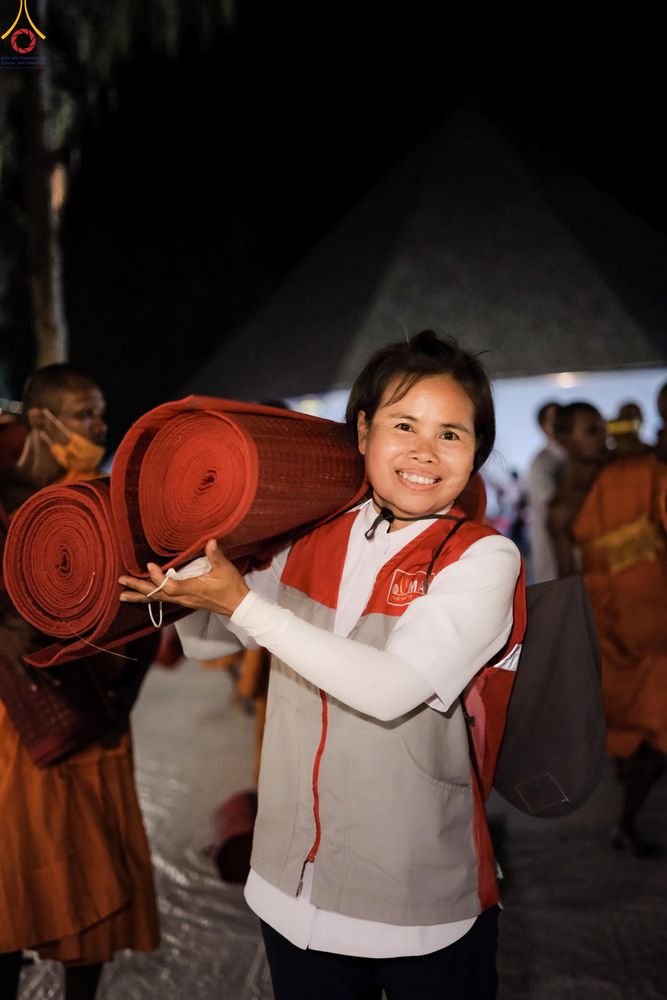 ภาพ No.296343:ภาพเบื้องหลังอาสาสมัครรวมใจ ชุดที่ 2 ในโครงการธรรมยาตรา กตัญญูบูชา มหาปูชนียาจารย์ พระมงคลเทพมุนี(สด จนฺทสโร) พระผู้ปราบมาร อนุสรณ์สถาน 7 แห่ง ปีที่ 14