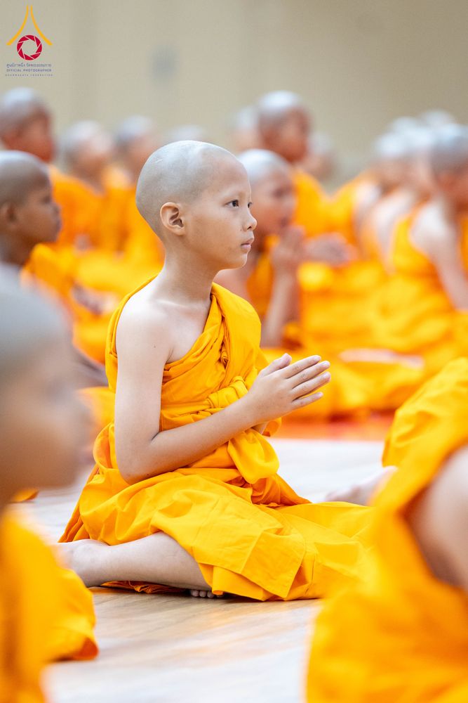 ภาพ No.319575:วันเสาร์ที่ 4 เมษายน พ.ศ.2569 พิธีขอขมา มอบผ้าไตร และถวายบาตรแด่นาคธรรมทายาท ในโครงการบรรพชาสามเณรฟื้นฟูพระพุทธศาสนาทั่วไทย โครงการหน่อแก้วเปรียญธรรม รุ่นที่ 14 โครงการสามเณรยุวธรรมทายาท รุ่นที่ 34 โครงการสามเณรมัชฌิมธรรมทายาท รุ่นที่ 30 ณ สภาธรรมกายสากล