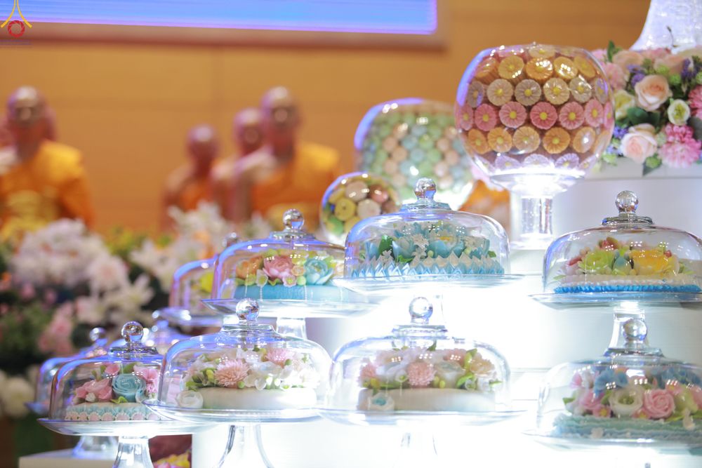 ภาพ No.311394:วันอาทิตย์ต้นเดือนที่ 1 มีนาคม พ.ศ.2569 พิธีตักบาตร และ พิธีบูชาข้าวพระ ณ สภาธรรมกายสากล วัดพระธรรมกาย