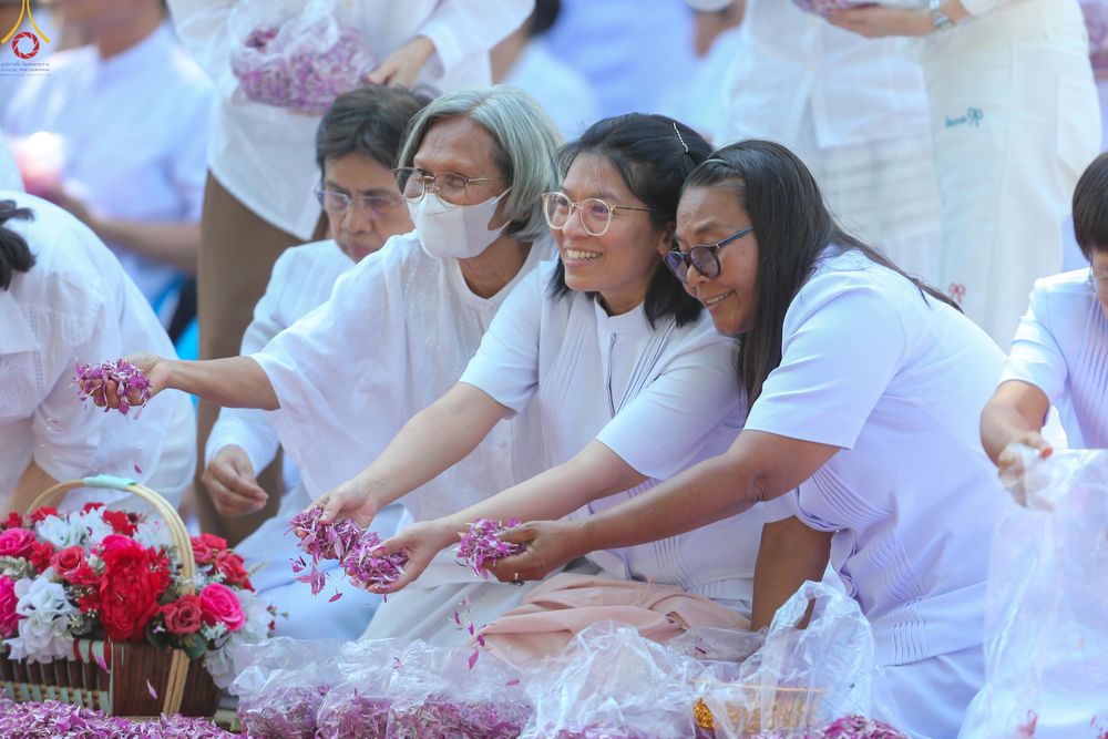 ภาพ No.279526:วันที่ 2 มกราคม พ.ศ.2569 พิธีต้อนรับพระธรรมยาตรา ครั้งที่ 1 ณ วัดพระธรรมกาย (วิหารหลวงปู่ - พระมหาธรรมกายเจดีย์)