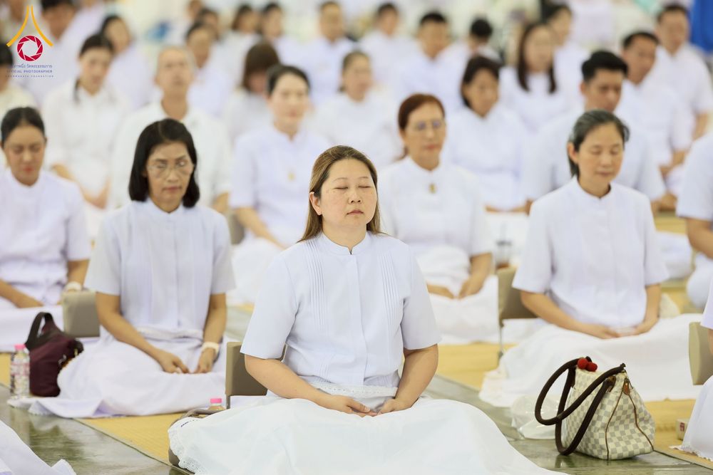 ภาพ No.258162:วันอาทิตย์ที่ 5 ตุลาคม พ.ศ. 2568 พิธีบูชาข้าวพระ ณ สภาธรรมกายสากล วัดพระธรรมกาย