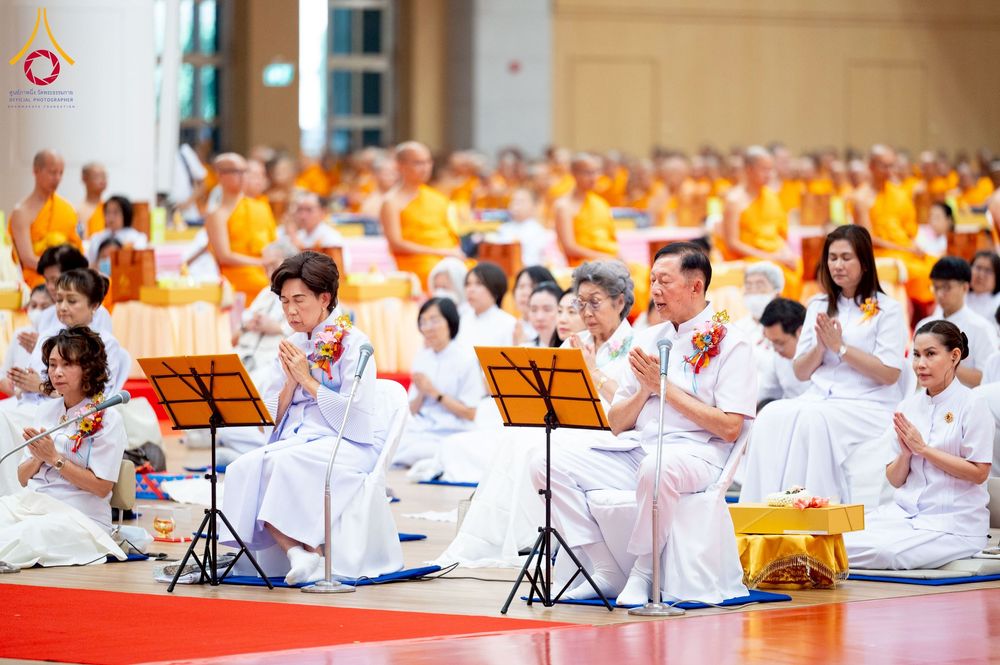 ภาพ No.272905:วันอาทิตย์ที่ 23 พฤศจิกายน พ.ศ.2568 พิธีมุทิตาสักการะ พระมหาเถระและพระเถระ ประจำปีพุทธศักราช 2568 ณ ห้องแก้วสารพัดนึก 2 สภาธรรมกายสากล  วัดพระธรรมกาย