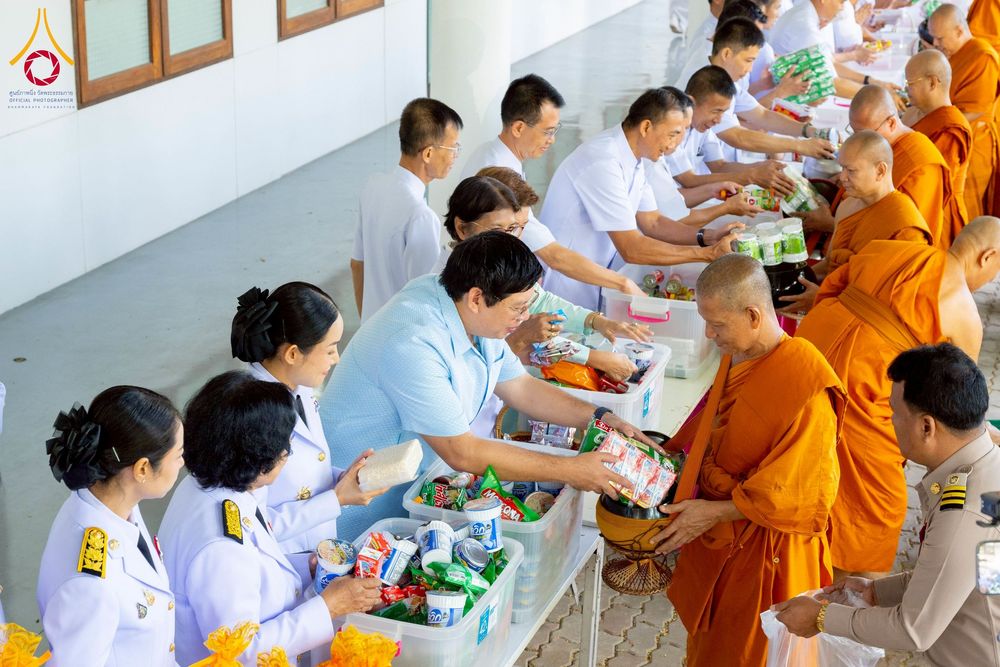 ภาพ No.237673:พิธีเจริญพระพุทธมนต์ ปฏิบัติธรรมเจริญสมาธิภาวนา และทำบุญตักบาตร ถวายพระราชกุศล เนื่องในโอกาสวันเฉลิมพระชนมพรรษา สมเด็จพระนางเจ้าสิริกิติ์ พระบรมราชินีนาถ พระบรมราชชนนีพันปีหลวง วันอังคารที่ 12 สิงหาคม พ.ศ. 2568  ณ อาคารปลูกศรัทธา 2 วัดพระธรรมกาย 