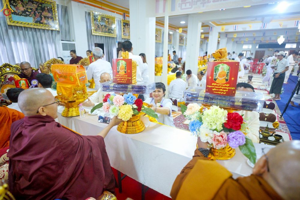 ภาพ No.261506:วันที่ 26 ตุลาคม พ.ศ. 2568 พิธีทอดกฐินสามัคคีไทย-เมียนมา บูชาธรรมอายุวัฒนมงคล 81 ปี หลวงพ่อธมฺมชโย ณ วัดมินจาวน์ ประเทศสาธารณรัฐแห่งสหภาพเมียนมา 