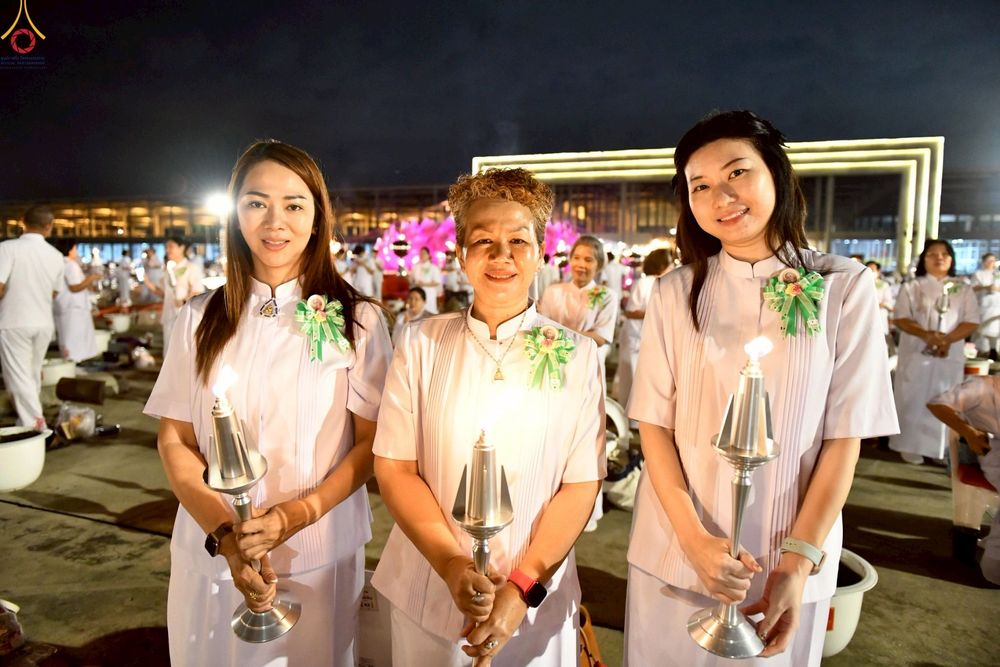 ภาพ No.253668:วันที่ 10 ตุลาคม พ.ศ. 2568 พิธีจุดประทีปบูชาพระผู้ปราบมาร, พิธีจุดประทีปบนพระมหาธรรมกายเจดีย์  20,000 ดวง เนื่องในวันคล้ายวันเกิดครบรอบ 141 ปี พระมงคลเทพมุนี (สด จนฺทสโร)