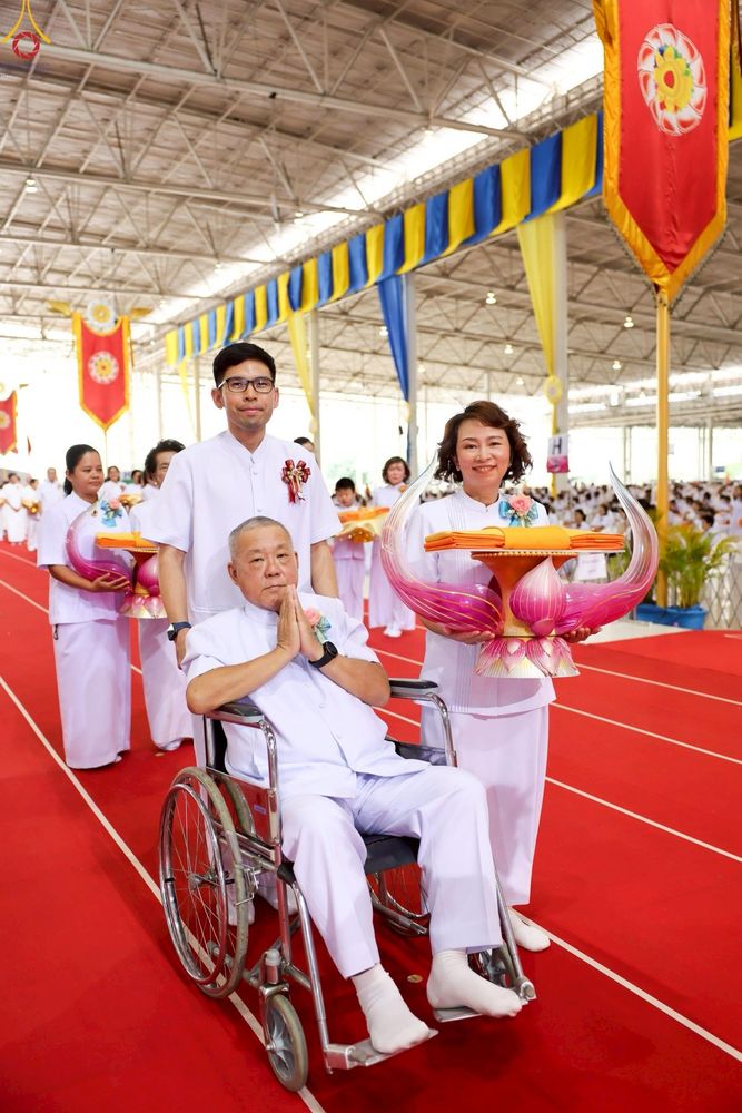 ภาพ No.251592:วันที่ 10 ตุลาคม พ.ศ. 2568 พิธีทอดผ้าป่าสมทบกฐินวัดพระธรรมกาย และสมทบกฐิน 30,000 กว่าวัดทั่วประเทศ ครั้งที่ 3 ณ สภาธรรมกายสากล วัดพระธรรมกาย