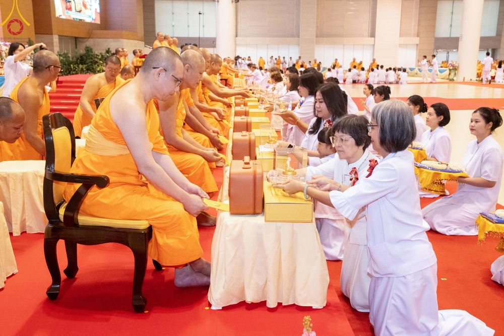 ภาพ No.176333:พิธีมุทิตาสักการะพระมหาเถระและพระเถระ วันที่ 24 พฤศจิกายน พ.ศ. 2567 ณ วัดพระธรรมกาย จ.ปทุมธานี