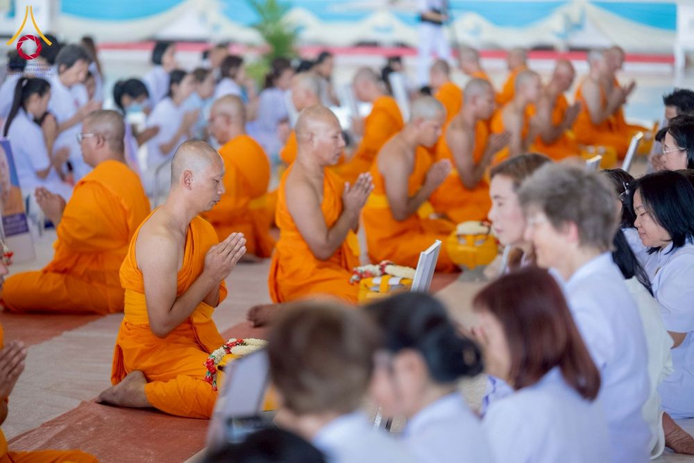 ภาพ No.277805:วันเสาร์ที่ 6 ธันวาคม พ.ศ. 2568 พิธีบรรพชาอุปสมบทและพิธีถวายบาตร โครงการอุปสมบทบูชาธรรมมหาปูชนียาจารย์ ประจำปี พ.ศ.2568 โครงการบวชพระนานาชาติ AEC และ WAB รุ่น CEO (นักบริหาร) รุ่นที่ 5 ณ มหาธรรมกายเจดีย์ วัดพระธรรมกาย