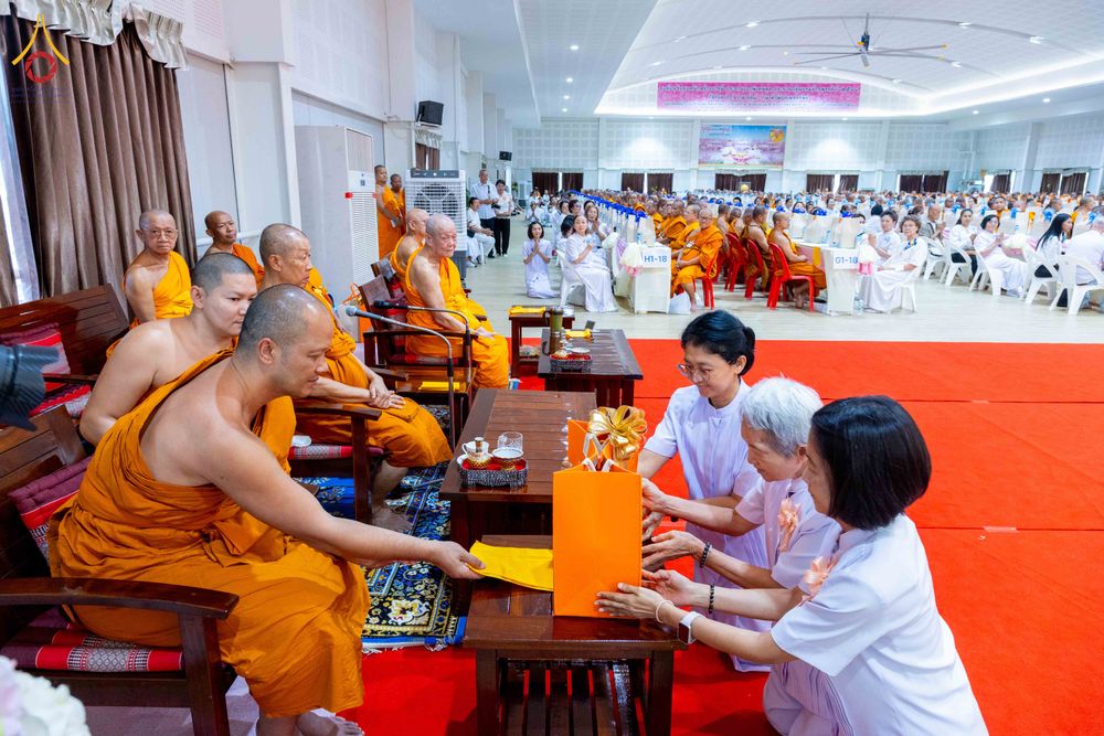 ภาพ No.342709:วันเสาร์ที่ 8 สิงหาคม พ.ศ. 2569  พิธีทักษิณานุปทาน แด่บรรพชนตระกูลผ่องสวัสดิ์และหมู่ญาติที่ล่วงลับไปแล้ว ครั้งที่ 21 ณ พระมหาเจดีย์ทัตตชีโว ศูนย์อบรมเยาวชนกาญจนบุรี