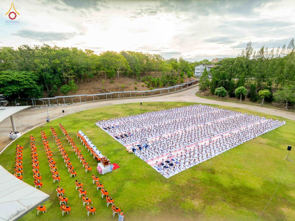 ภาพ No.341004:วันที่ 26 กรกฎาคม พ.ศ. 2569 โครงการพัฒนาคุณธรรม จริยธรรม สำหรับนักเรียนนายสิบตำรวจ (นสต.) รุ่นที่ 17 ศูนย์ฝึกอบรมตำรวจภูธรภาค 1 ได้จัดกิจกรรม ตักบาตรเพื่อน้อมอุทิศถวายเพื่อเป็นพระราชกุศลฯ  และปฏิบัติธรรม ติวธรรมมะ ณ ศูนย์ปฏิบัติธรรมเวิล์ดพีช วัลเล่ย์ (Wo