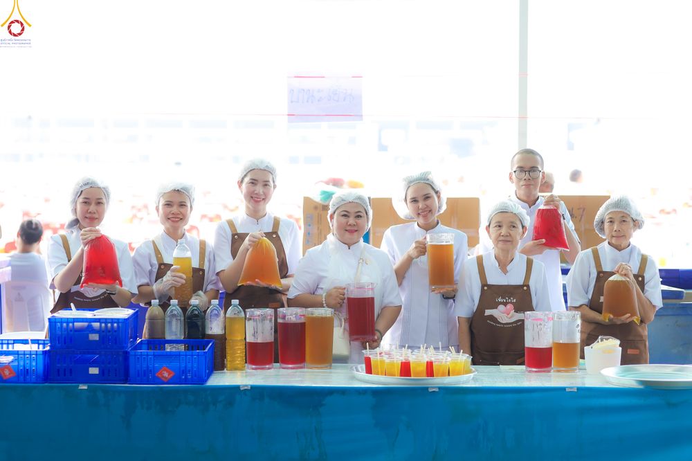 ภาพ No.325920:วันที่ 22 เมษายน พ.ศ.2569(วันคุ้มครองโลก) งานถวายมหาสังฆทาน 40,000 กว่าวัดทั่วประเทศ เจ้าหน้าที่ สาธุชน ร่วมใจจัดเตรียมภัตตาหารเพล (ชุด 2)