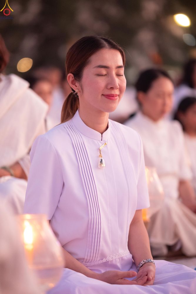 ภาพ No.302266:วันที่ 23 มกราคม พ.ศ. 2569 พิธีจุดประทีปธรรมถวายเป็นพุทธบูชา (ภาพชุดที่ 2) และบูชาธรรมมหาปูชนียาจารย์  ณ อนุสรณ์สถานลำดับที่ 5 สถานที่เผยแผ่วิชชาธรรมกายครั้งแรก อนุสรณ์สถานบางปลา วัดบางปลา อำเภอบางเลน จังหวัดนครปฐม ในโครงการธรรมยาตรา กตัญญูบูชา มหาปูชนีย