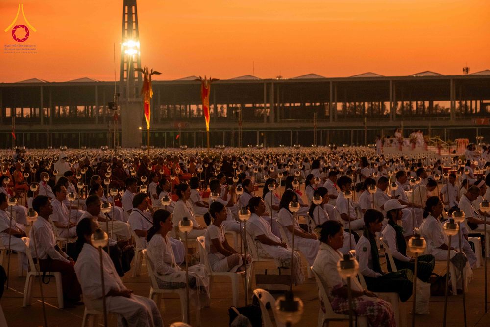 ภาพ No.312178:วันอังคารที่ 3 มีนาคม พ.ศ.2569 พิธีเวียนประทักษิณและจุดมาฆประทีป ณ ลานธรรมพระมหาธรรมกายเจดีย์ วัดพระธรรมกาย