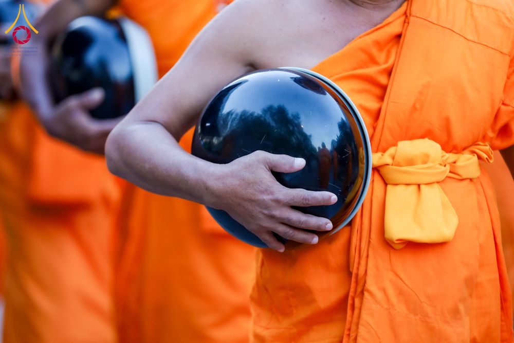 ภาพ No.288354:วันที่ 5 มกราคม พ.ศ. 2569 พิธีถวายภัตตาหารเป็นสังฆทาน แด่พระธรรมยาตรา ในโครงการธรรมยาตรา กตัญญูบูชา มหาปูชนียาจารย์ พระมงคลเทพมุนี(สด จนฺทสโร) พระผู้ปราบมาร อนุสรณ์สถาน 7 แห่ง ปีที่ 14 ณ อนุสรณ์สถานมหาวิหารพระมงคลเทพมุนี (โลตัสแลนด์) อ.สองพี่น้อง จ.สุพรร