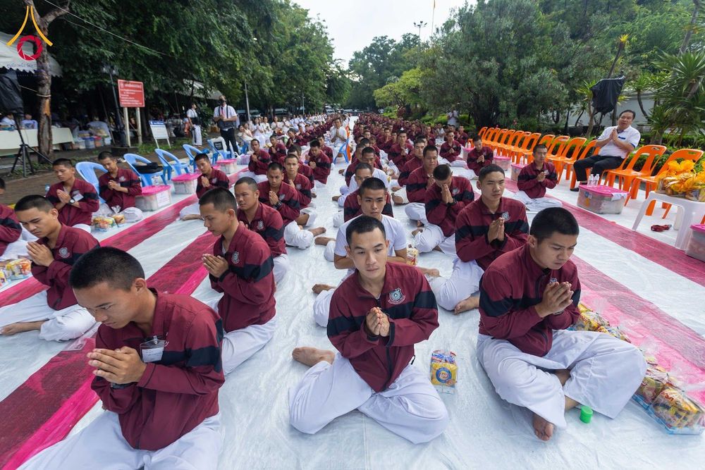 ภาพ No.351447:วันที่ 22 กันยายน พ.ศ. 2569  พิธีตักบาตรสามเณรธรรมทายาท โครงการบรรพชาพัฒนาคุณธรรม จริยธรรม  สำหรับนักเรียนนายสิบตำรวจ (นสต.) รุ่นที่ 16 ศูนย์ฝึกอบรมตำรวจภูธรภาค 1  ณ วัดพระพุทธบาทราชวรมหาวิหาร