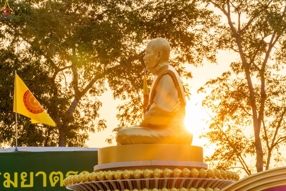 ภาพ No.297017:วันที่ 17 มกราคม พ.ศ. 2569 พิธีจุดประทีปถวายเป็นพุทธบูชา และบูชาธรรมมหาปูชนียาจารย์  ณ วัดโบสถ์บน ต.บางคูเวียง จ.นนทบุรี อนุสรณ์สถานลำดับที่ 4 สถานที่เกิดด้วยกายธรรม ในโครงการธรรมยาตรา กตัญญูบูชา มหาปูชนียาจารย์ พระมงคลเทพมุนี(สด จนฺทสโร) พระผู้ปราบมาร อ