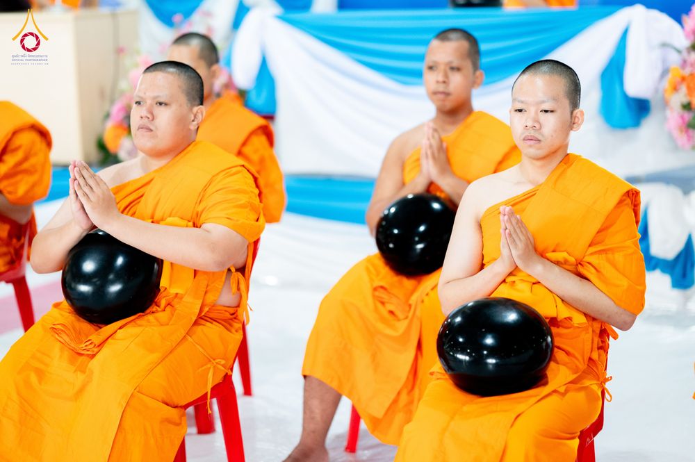 ภาพ No.336051:วันที่ 20 มิถุนายน พ.ศ. 2569 พิธีตักบาตรฉลองพระใหม่ โครงการอุปสมบทธรรมทายาทอุดมศึกษา รุ่นที่ 53