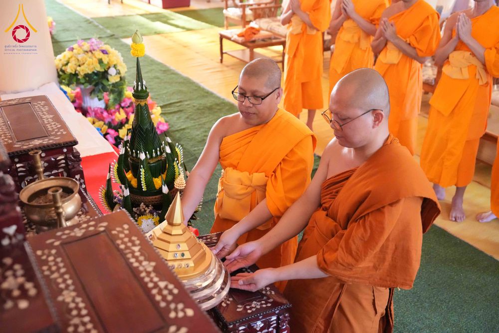 ภาพ No.323287:วันอาทิตย์ที่ 19 เมษายน พ.ศ. 2569 พิธีเจริญพระพุทธมนต์สมโภช “พระพุทธเมตตา” อัญเชิญพระบรมสารีริกธาตุ เพื่อบรรจุและประดิษฐาน ณ เกศมาลา “พระพุทธเมตตา” พระประธานในศาลาการเปรียญวัดหนองเต่า ณ วัดหนองเต่า ต.บึงพะไล อ.แก้งสนามนาง จ.นครราชสีมา