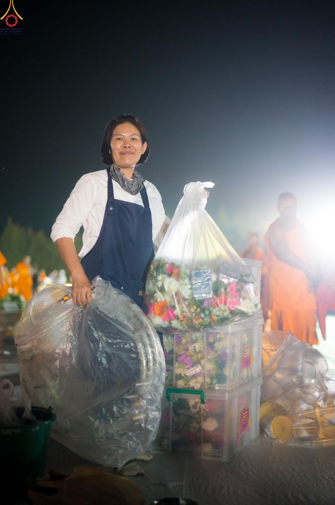 ภาพ No.306791:ภาพเบื้องหลังอาสาสมัครรวมใจ ชุดที่ 5 ในโครงการธรรมยาตรา กตัญญูบูชา มหาปูชนียาจารย์ พระมงคลเทพมุนี(สด จนฺทสโร) พระผู้ปราบมาร อนุสรณ์สถาน 7 แห่ง ปีที่ 14