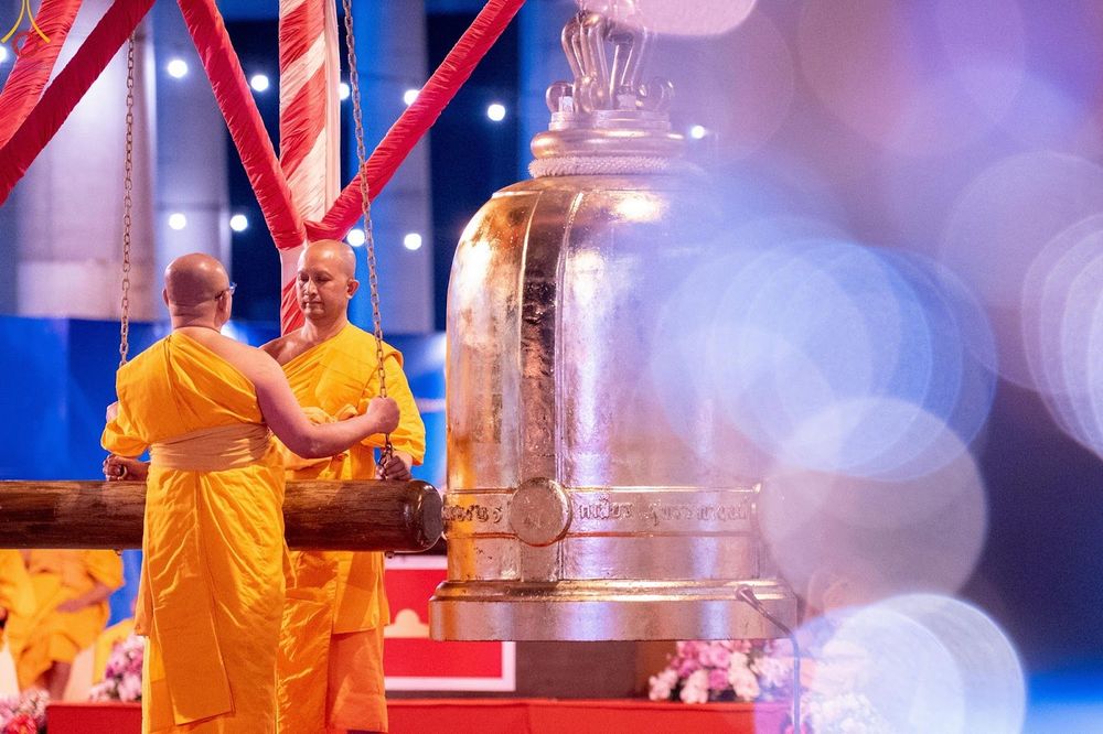 ภาพ No.345925:วันพฤหัสบดีที่ 27 สิงหาคม พ.ศ.2569 พิธีฉลองชัยสวดมนต์บทธัมมจักกัปปวัตตนสูตร 8,657,585,858 จบ ณ มหารัตนวิหารคด วัดพระธรรมกาย