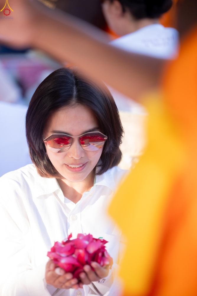 ภาพ No.290514:วันที่ 7 มกราคม พ.ศ. 2569 พิธีต้อนรับพระธรรมยาตรา ณ อนุสรณ์สถานลำดับที่ 2  สถานที่ตั้งมโนปณิธานบวชตลอดชีวิต อนุสรณ์สถานคลองบางนางแท่น (ภาพชุดที่ 2) อ.สามพราน จ.นครปฐม ในโครงการธรรมยาตรา กตัญญูบูชา มหาปูชนียาจารย์ พระมงคลเทพมุนี(สด จนฺทสโร) พระผู้ปราบมาร 