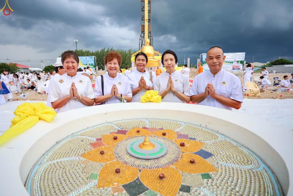 ภาพ No.339437:วันอังคารที่ 14  กรกฎาคม 2569 พิธีทอดผ้าป่าและพิธีตอกเสาเข็มมงคลต้นสุดท้าย องค์พระเจดีย์เพื่อสร้างสันติภาพโลก  ณ ธุดงคสถานพัฒนานิคม อ.พัฒนาพิคม จ.ลพบุรี