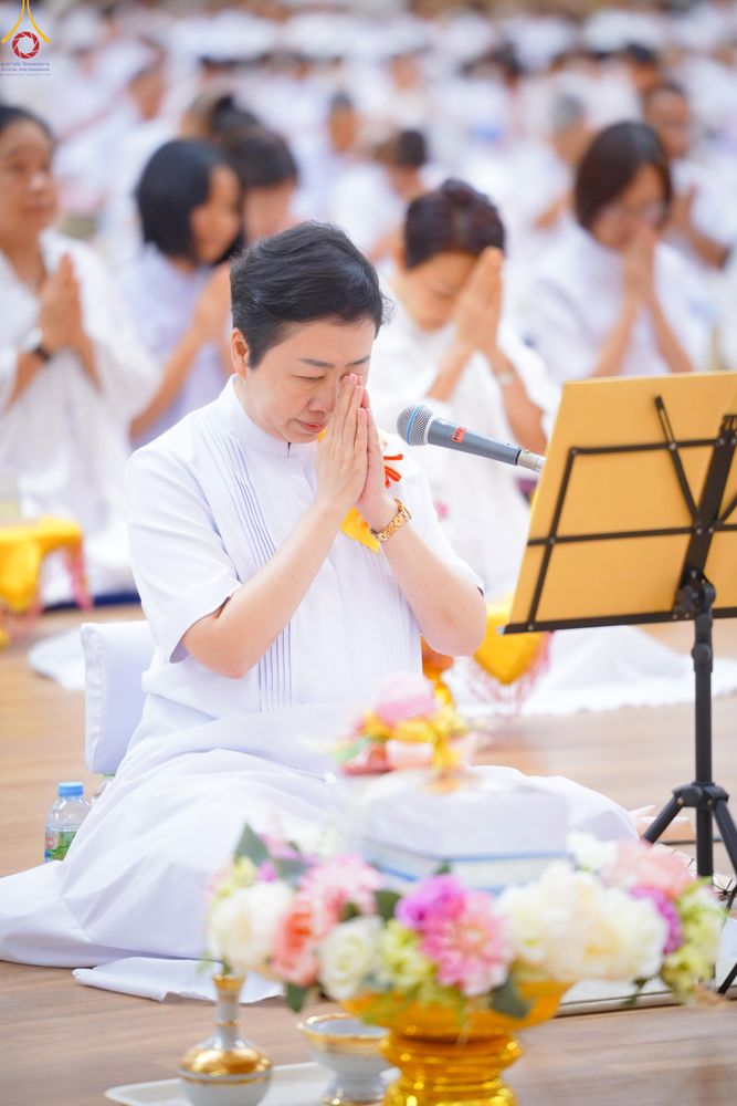 ภาพ No.329068:วันอาทิตย์ที่ 17 พฤษภาคม พ.ศ.2569 พิธีร่วมบุญการศึกษาพระภิกษุสามเณร (หนังสือบาลี นักธรรม ทางก้าวหน้า World-Pec) ณ ห้องแก้วสารพัดนึก 2 วัดพระธรรมกาย