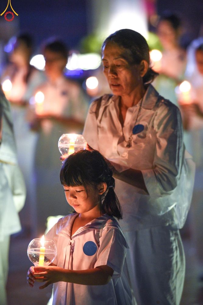ภาพ No.279329:พิธีจุดวิสาขประทีป พิธีเวียนประทักษิณ ในวันวิสาขบูชา พุธที่ 22 พฤษภาคม พ.ศ. 2567 ( วันพระขึ้น 15 ค่ำ เดือน 6 ) ณ ลานธรรม พระมหาธรรมกายเจดีย์ วัดพระธรรมกาย จ.ปทุมธานี