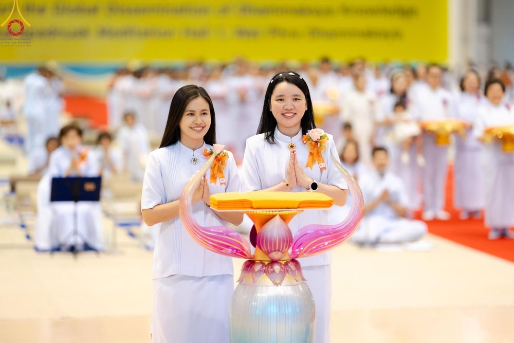 ภาพ No.178066:พิธีทอดผ้าป่าต้นสมบัติจักรพรรดิ ในวันอาทิตย์ที่ 1 ธันวาคม พ.ศ. 2567 ณ สภาธรรมกายสากล วัดพระธรรมกาย