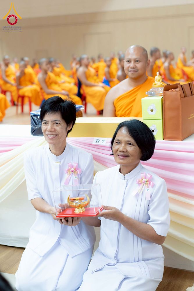 ภาพ No.272968:วันอาทิตย์ที่ 23 พฤศจิกายน พ.ศ.2568 พิธีมุทิตาสักการะ พระมหาเถระและพระเถระ ประจำปีพุทธศักราช 2568 ณ ห้องแก้วสารพัดนึก 2 สภาธรรมกายสากล  วัดพระธรรมกาย