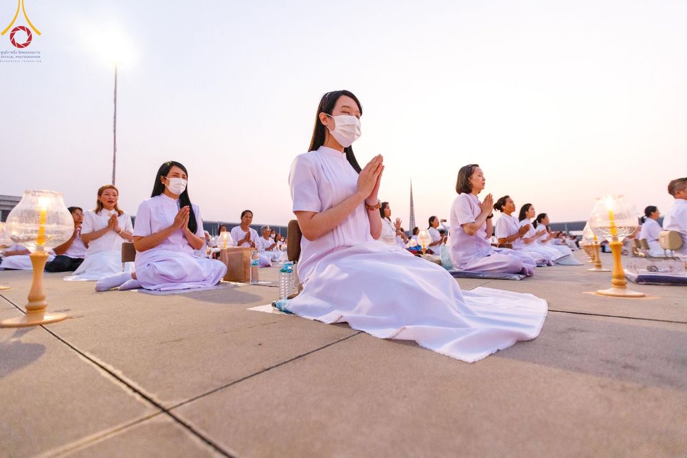 ภาพ No.122071:พิธีจุดประทีปถวายเป็นพุทธบูชา และบูชาธรรมมหาปูชนียาจารย์ พระมงคลเทพมุนี(สด จนฺทสโร) ในโครงการธรรมยาตรา กตัญญูบูชา มหาปูชนียาจารย์ พระมงคลเทพมุนี(สด จนฺทสโร) พระผู้ปราบมาร อนุสรณ์สถาน 7 แห่ง ปีที่ 12 วันที่ 31 มกราคม พ.ศ. 2567 ณ วัดพระธรรมกาย จ.ปทุมธานี