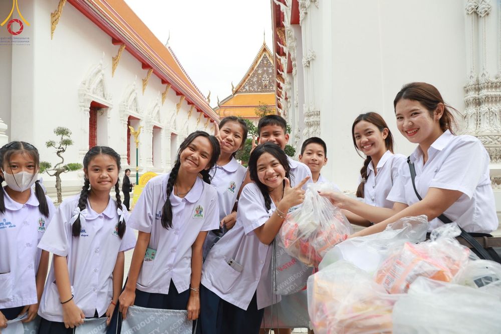 ภาพ No.184998:กิจกรรมวันรวมพลังเด็กดี V-Star ผู้นำฟื้นฟูศีลธรรมโลก กรุงเทพมหานคร ณ วัดมหาธาตุยุวราชรังสฤษฎิ์ราชวรมหาวิหาร กรุงเทพมหานคร ในวันที่ 13 ธันวาคม พ.ศ. 2567